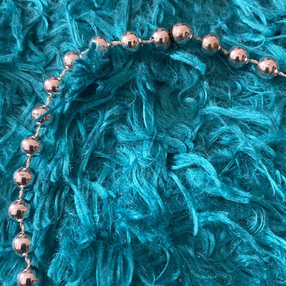 Silver plastic spherical beads necklace - Picture 2 of 6